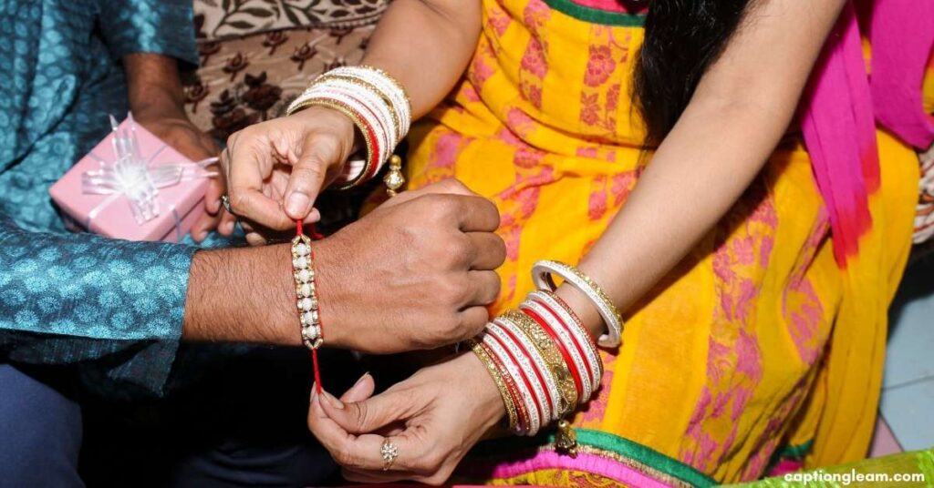 Raksha Bandhan Wishes for Sister in Hindi